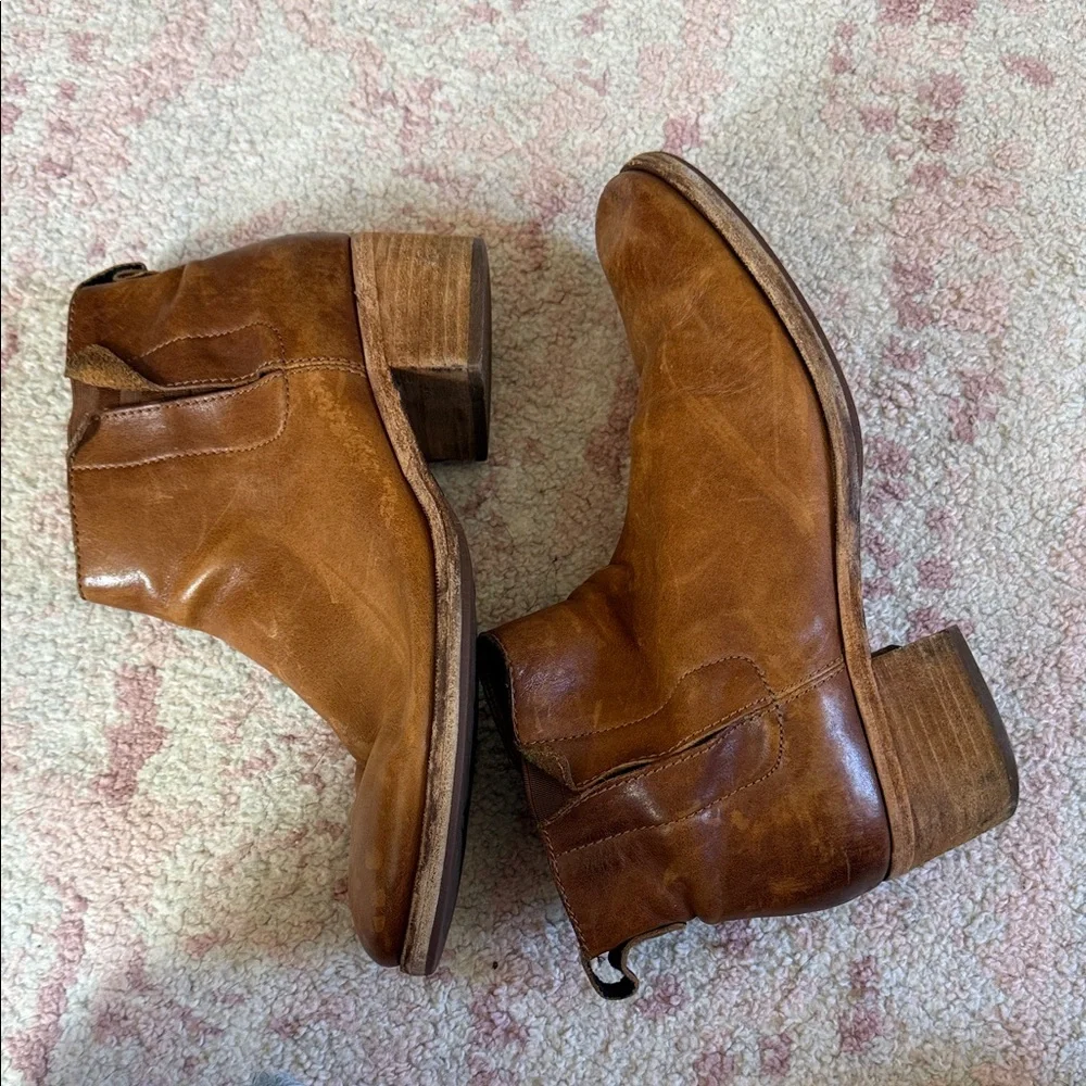 Kork-Ease Women's Tan Leather Chelsea Ankle Booties - Picture 9 of 12